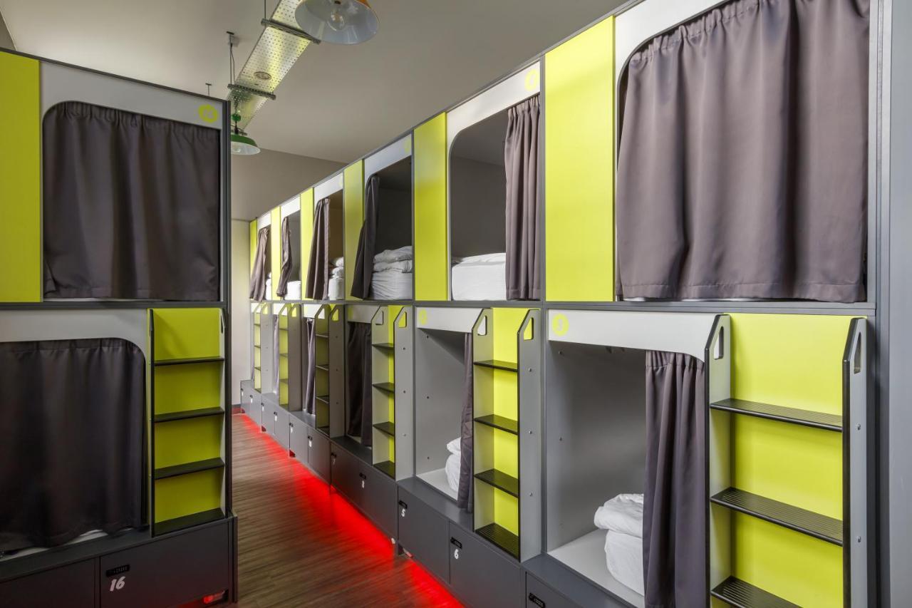 POD BED 16 Bed Mixed Dorm