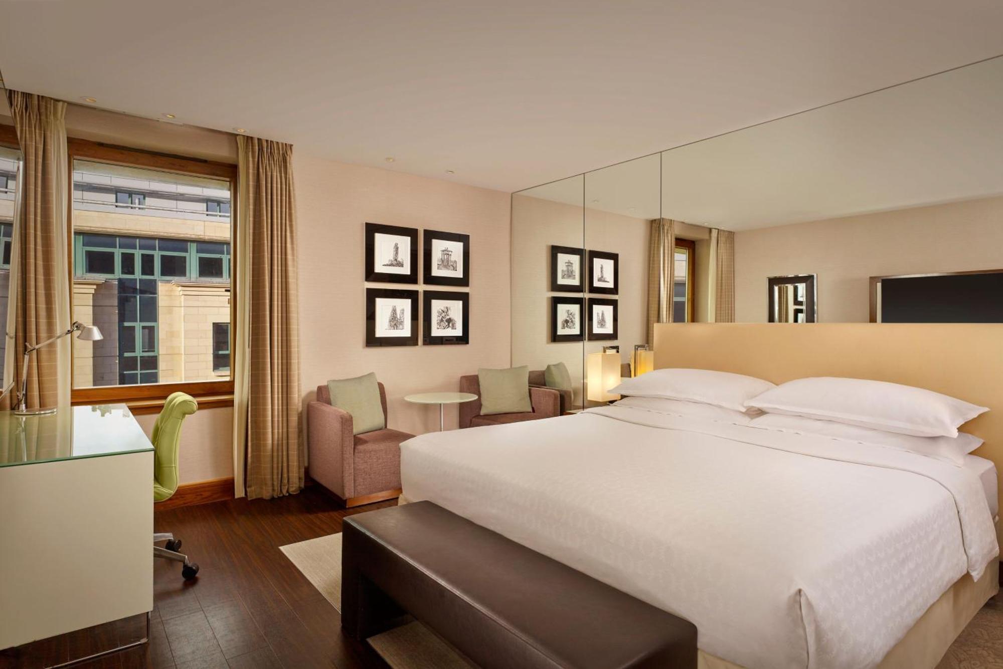 Deluxe Room 1 King,1516351255:JPEG